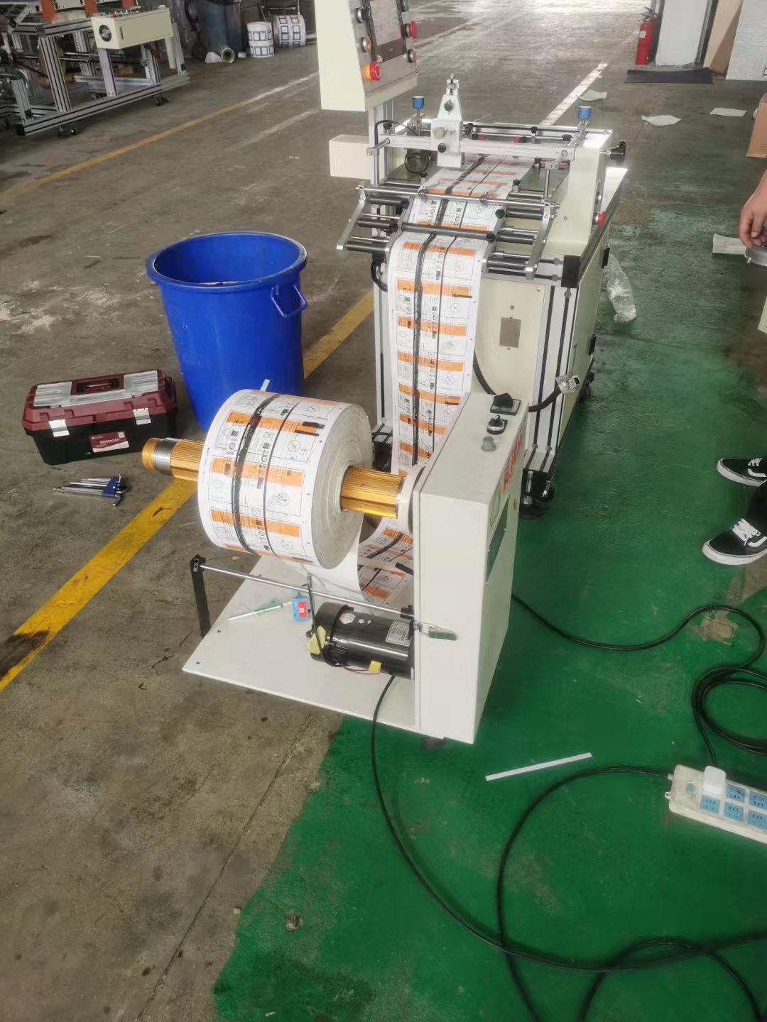 模切类设备(图1)